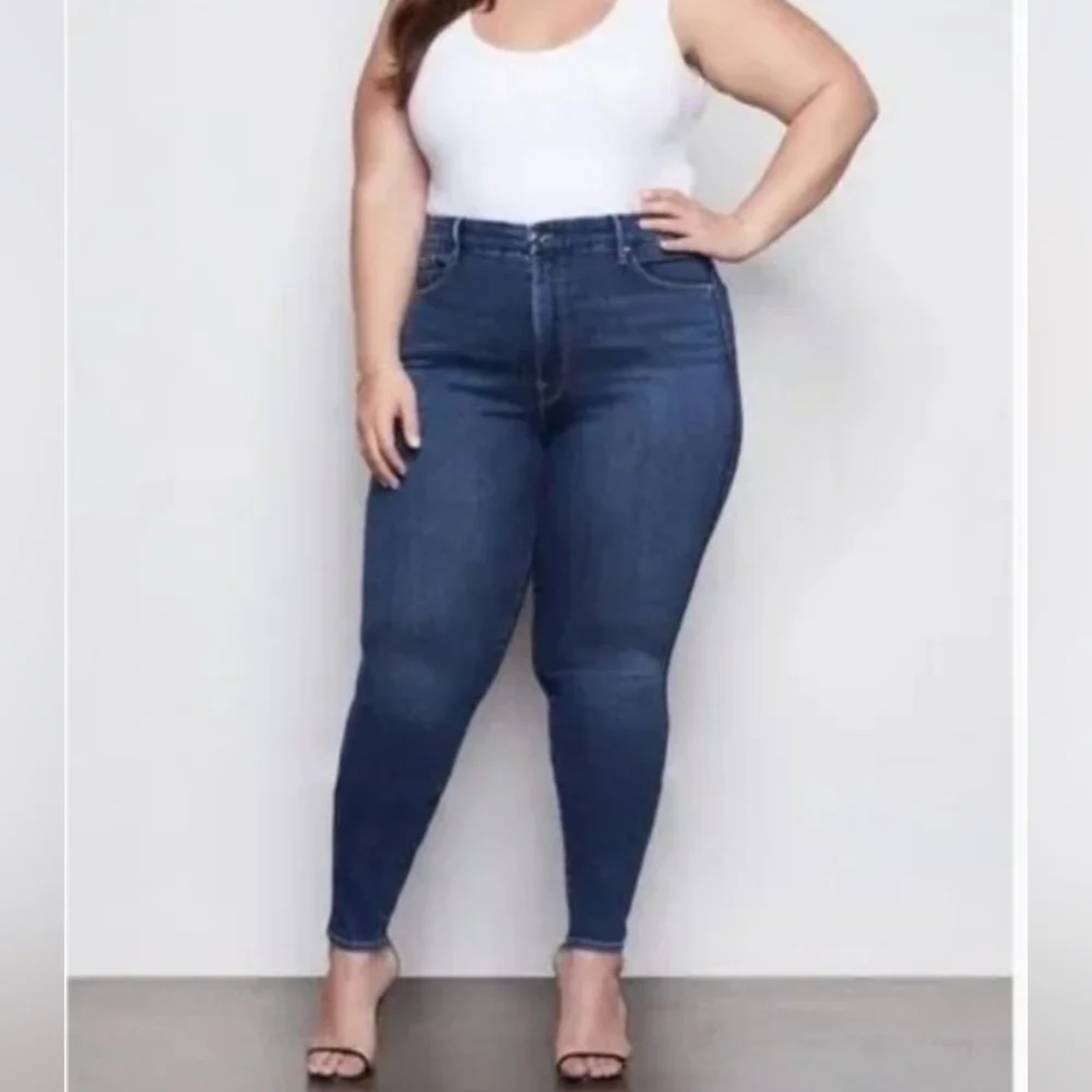 Good American Good Curve Skinny Jeans - Picture 4 of 14